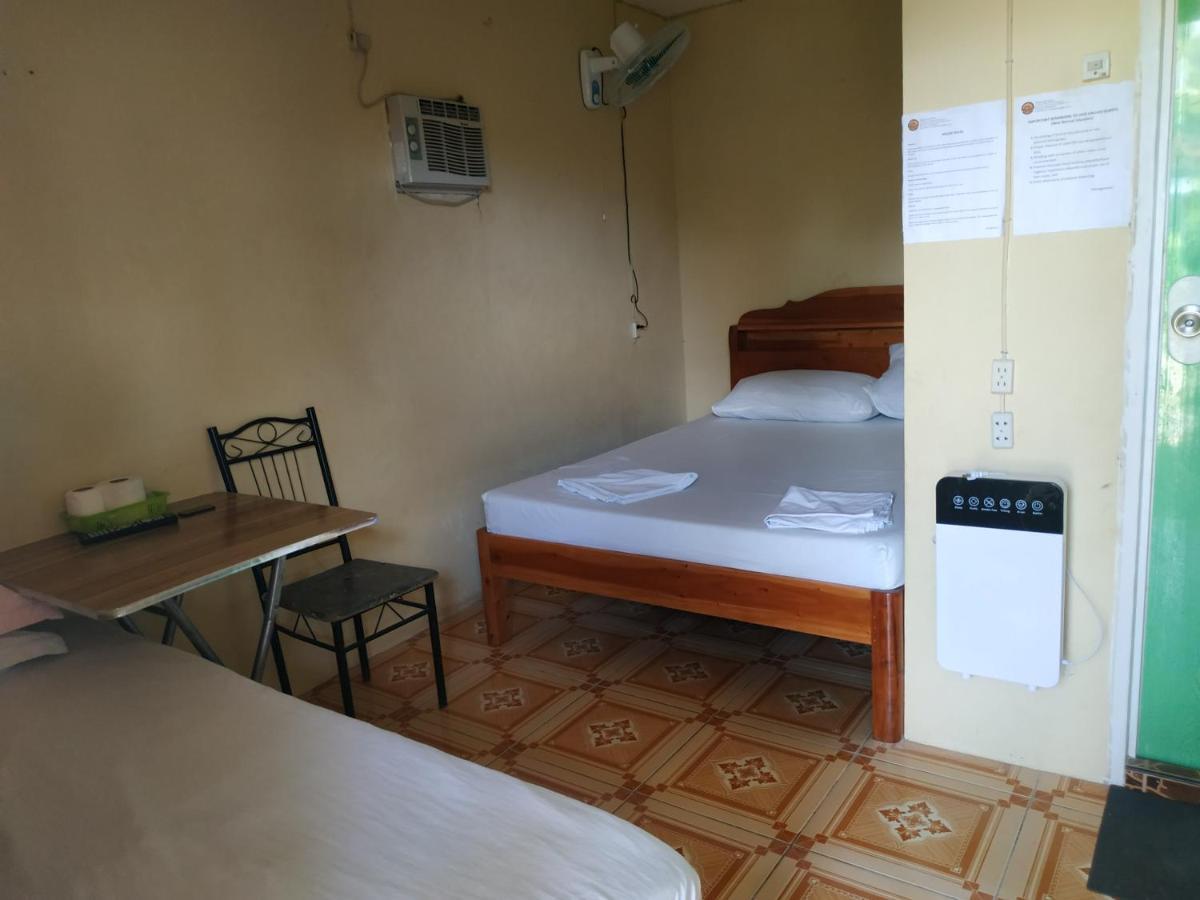 Emoks Guest House Moalboal Luaran gambar