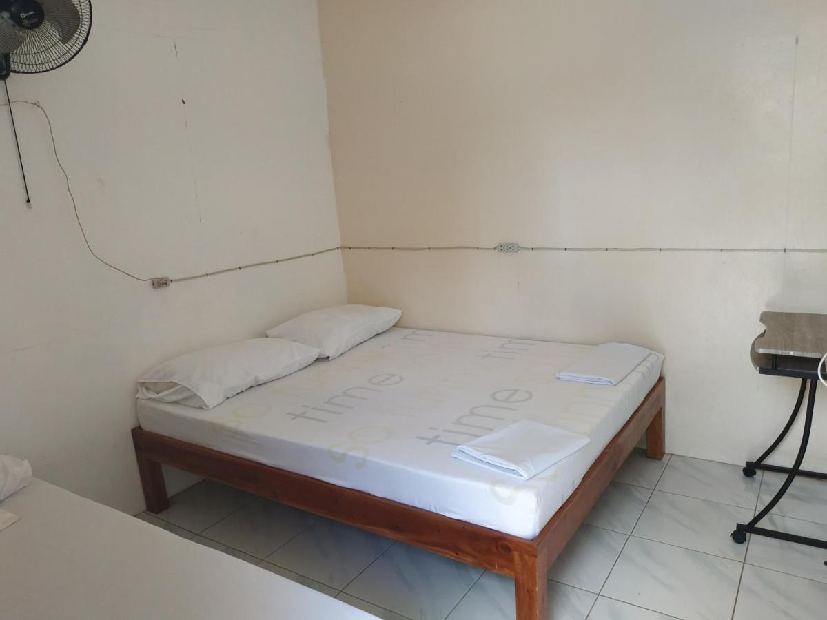 Emoks Guest House Moalboal Luaran gambar