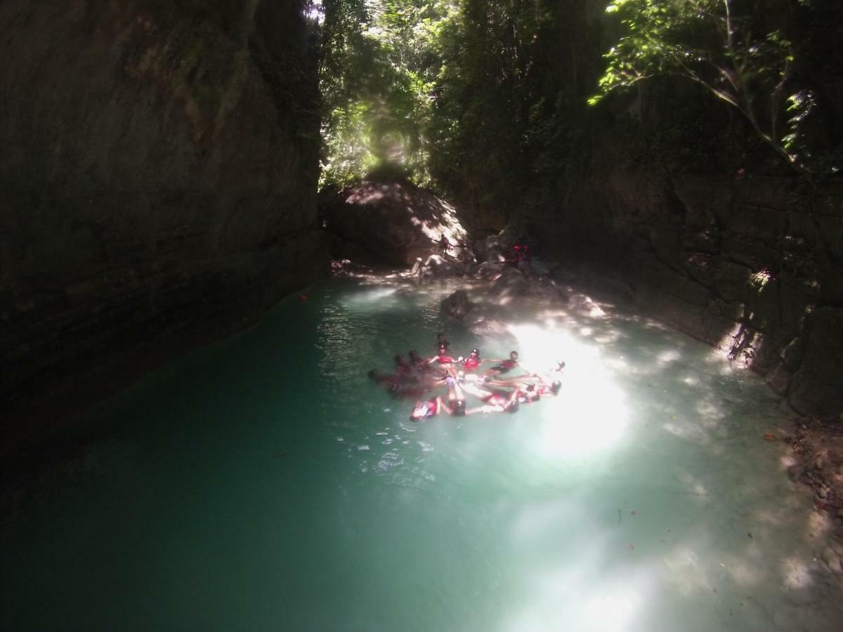 Emoks Guest House Moalboal Luaran gambar